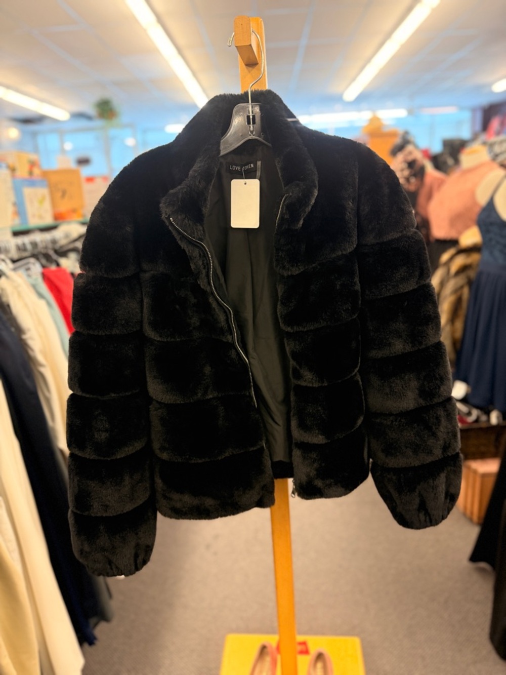 Love Token ladies Med black fur puffer jacket